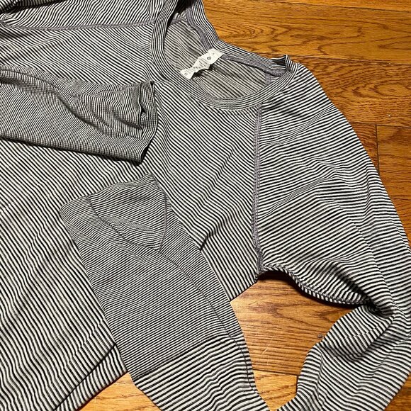 EUC Lululemon Swiftly Tech Long Sleeve Shirt 2.0 Hip Length Sz 8 Stripes - Picture 2 of 3